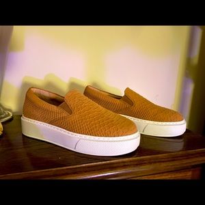 J/S Slides NYC footwear size 6 Ladies